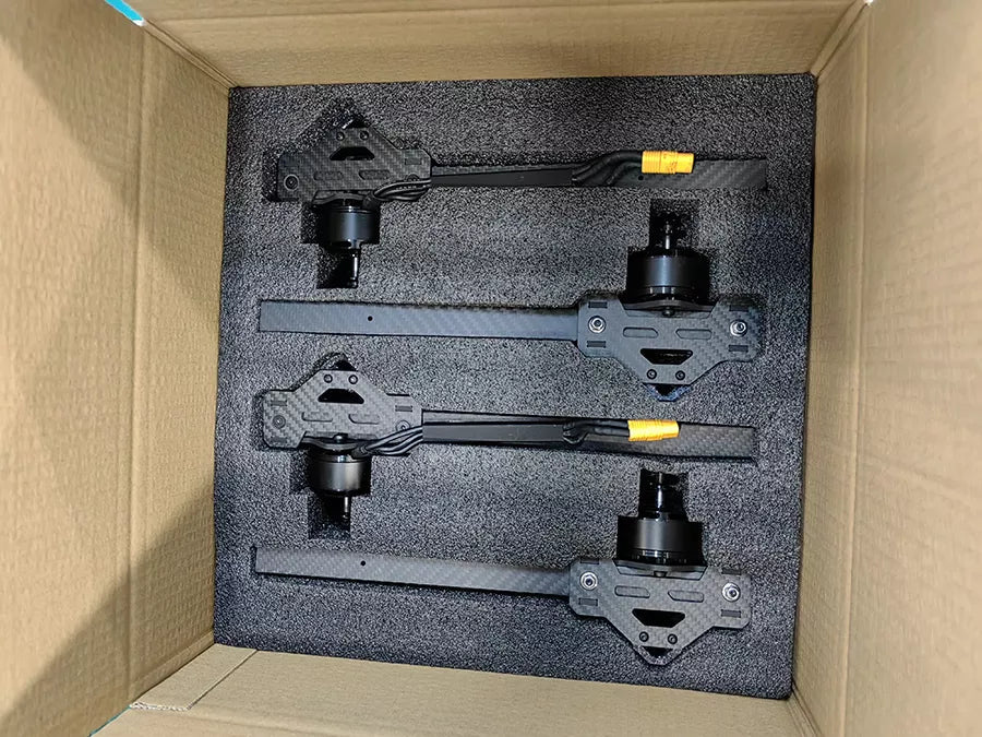 Full MANTA 13X Lite drone kit including accessories